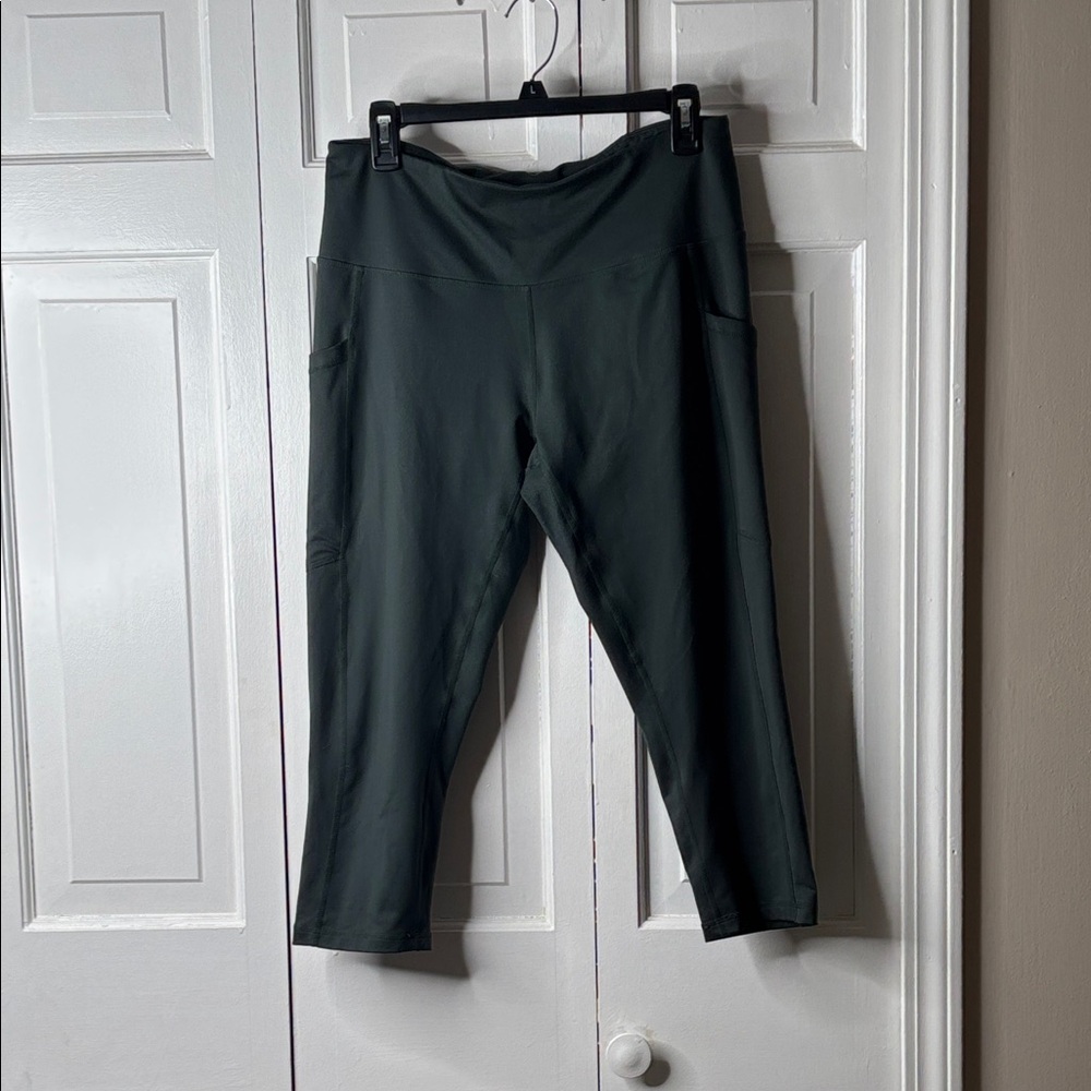 Zella Dark Green High-Waist Performance Leggings with Side Pockets